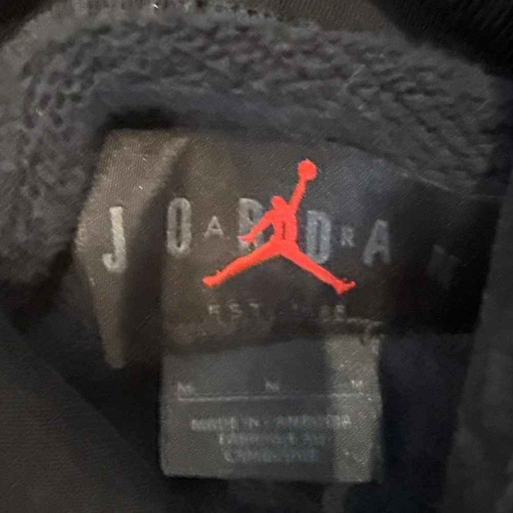 Jordan Black Pullover Hoodie Sweatshirt Sz Medium Black 16 Bit Graphic